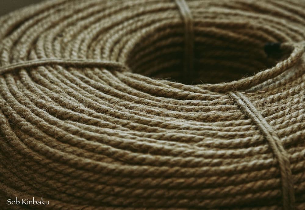 Couleur naturelle de 6 mm de 8mm rouleau de corde Shibari la corde de Jute  Jute Shibari boule de ficelle de jute corde de chanvre tressé pour  l'Emballage de cadeau - Chine