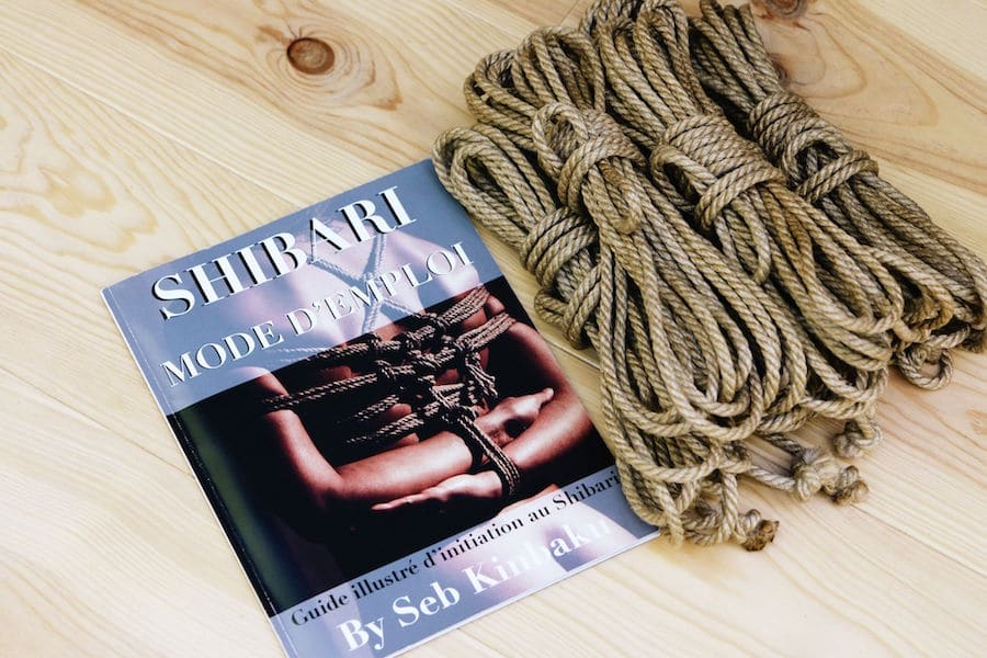 cordes et livre shibari by Seb Kinbaku
