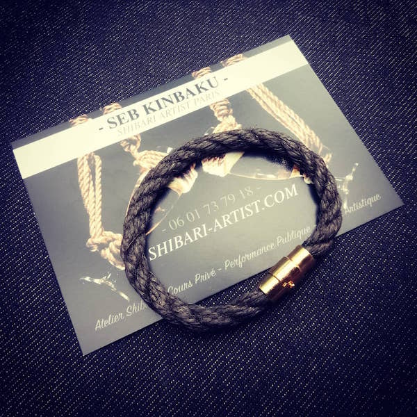 Bracelet shibari par Seb Kinbaku en véritable corde de jute